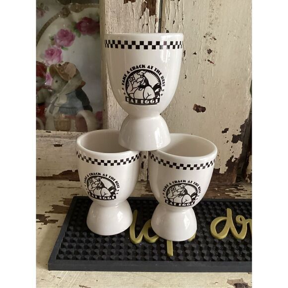 ACME Home Works Foghorn Leghorn Egg Cups “Take A Crack At The Best - Eat Eggs” D - Picture 1 of 7